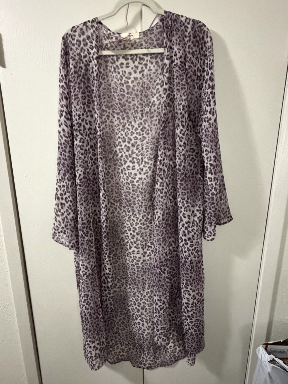 entro Lilac Leopard Sheer Duster Robe